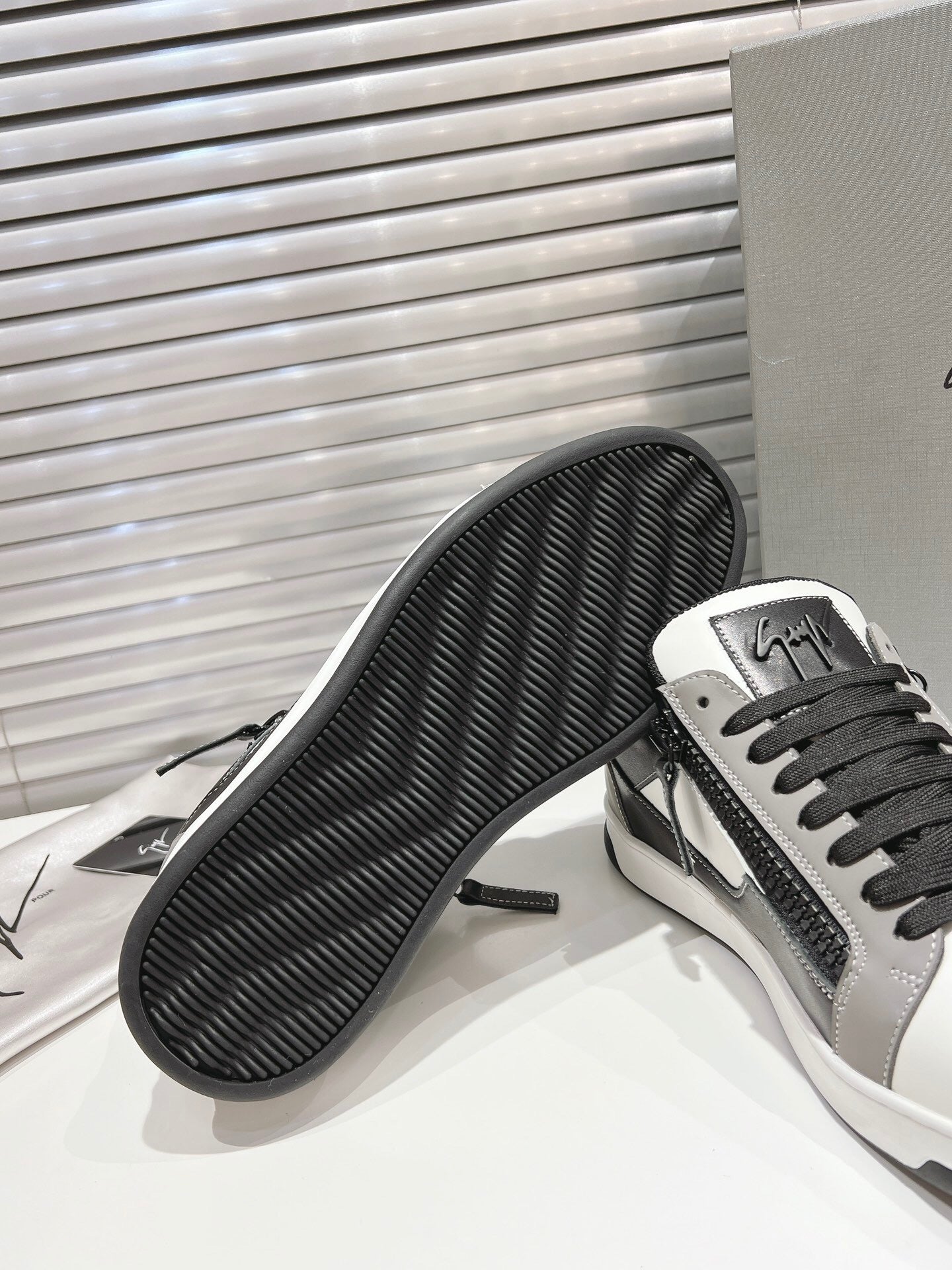 Giuseppe Zanotti GZ94 "Grey"