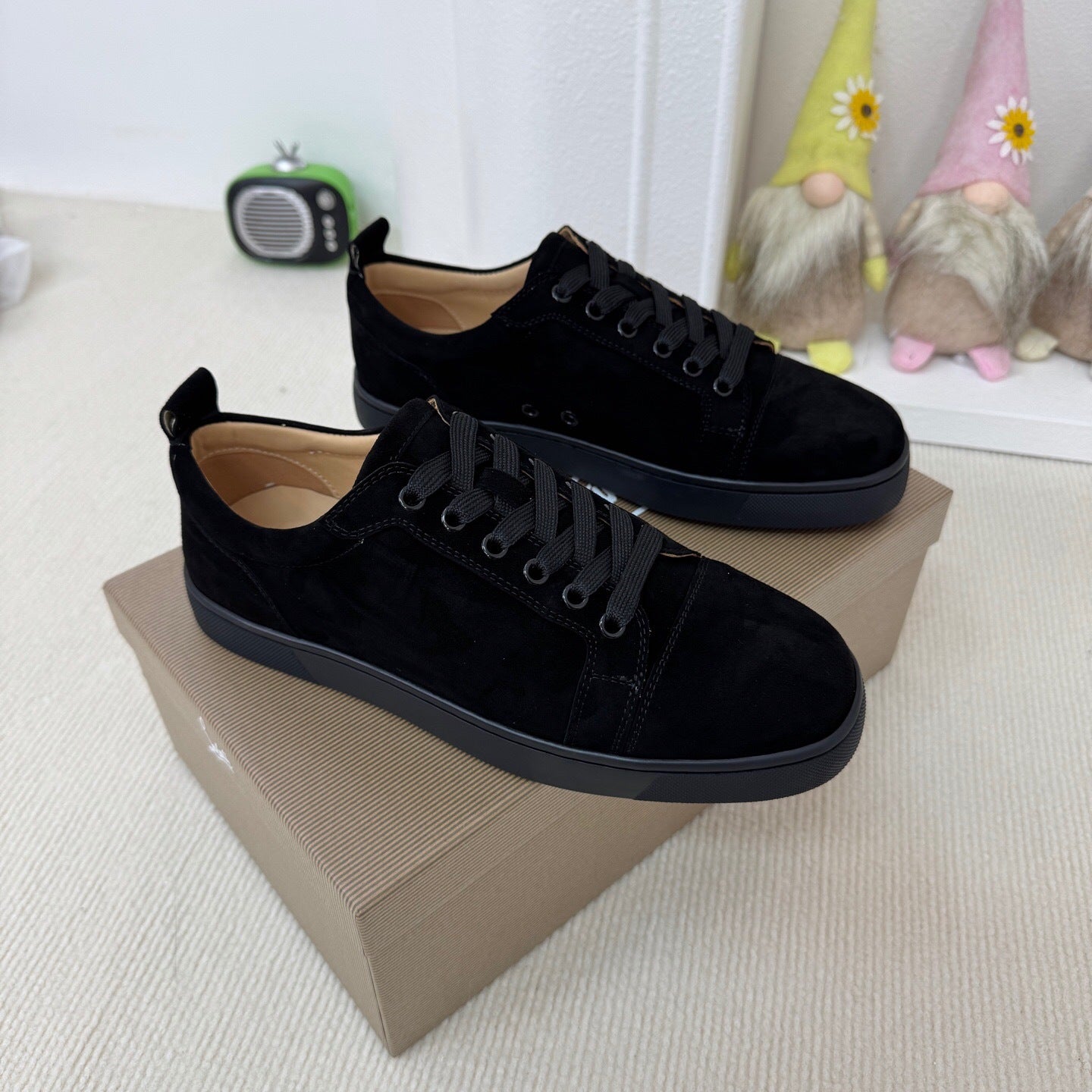 Chrisitan Louboutin Louis Junior Veau Velours "Black"