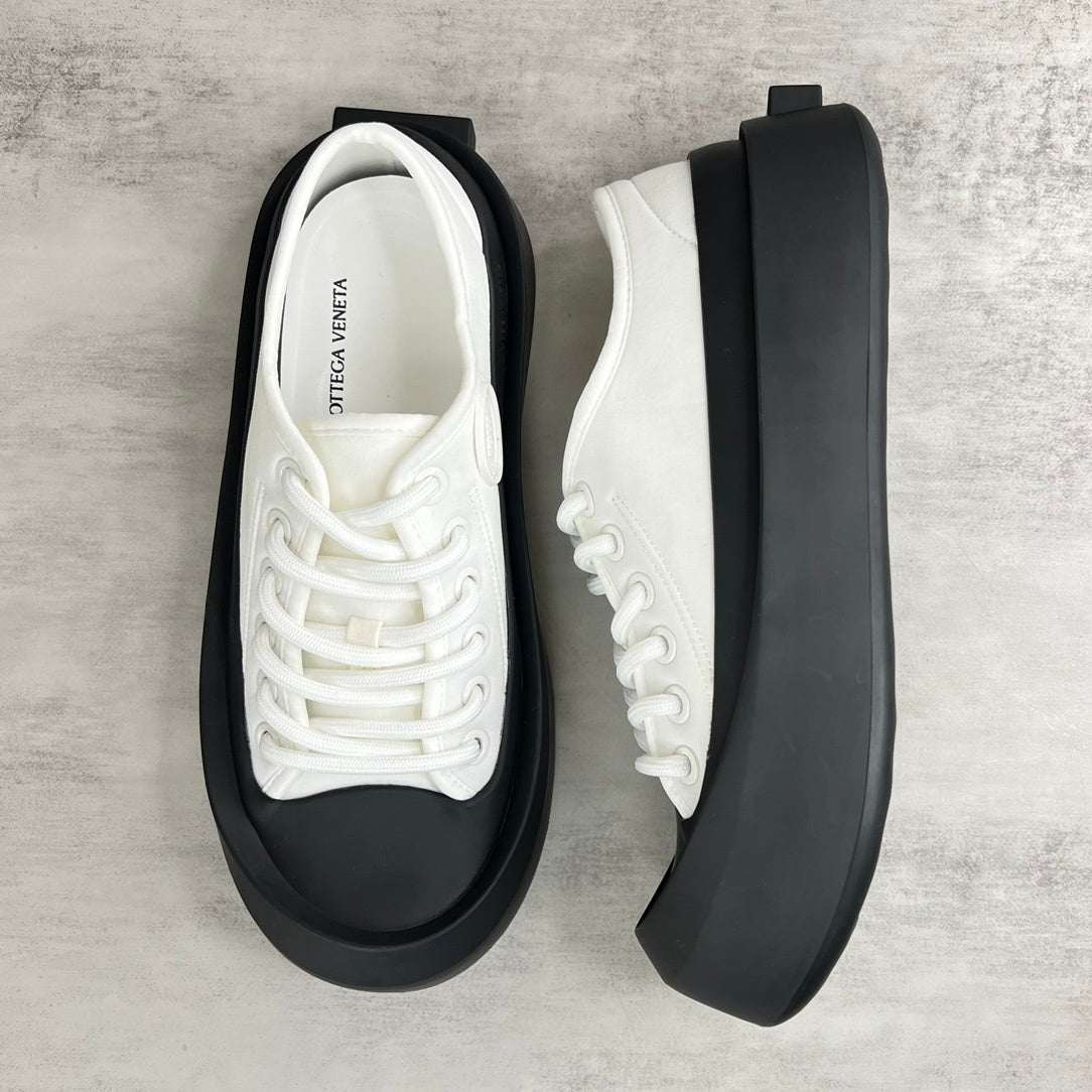 Bottega Veneta Jumbo "White-Black"