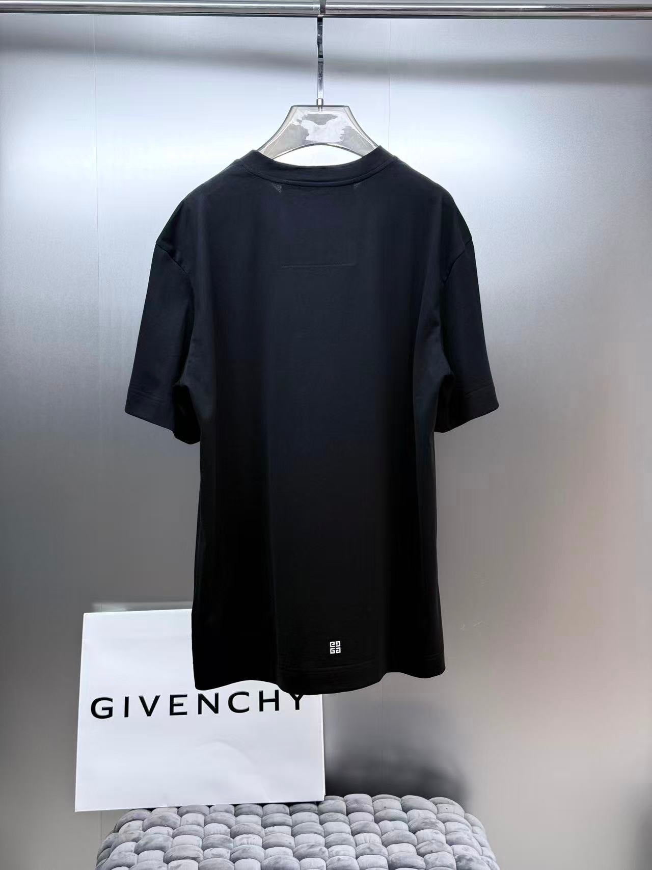 Givenchy Logo Print T-Shirt "Black"