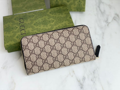 Gucci Bi-colour GG Marmont Zip Around Wallet
