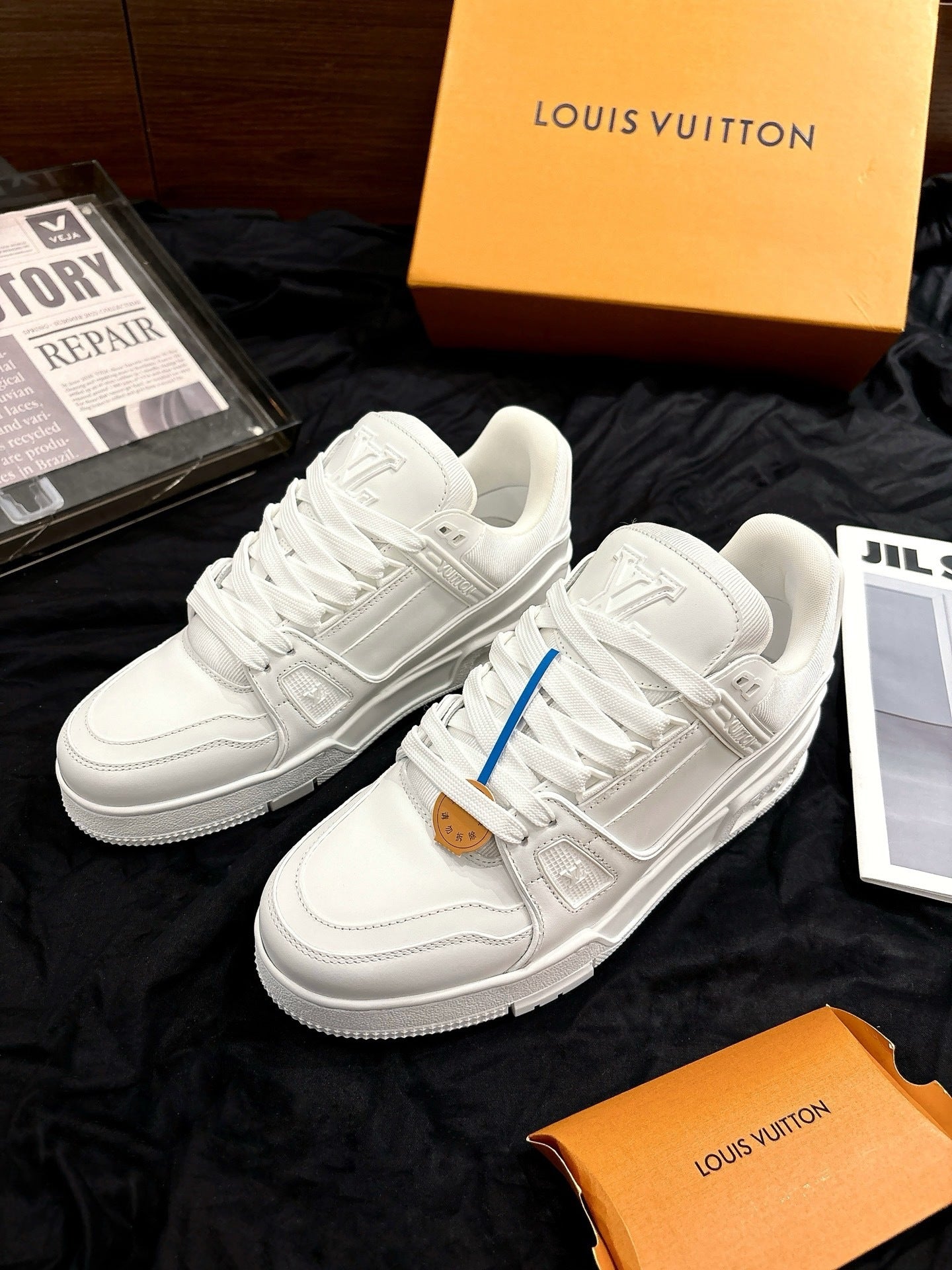 Louis Vuitton LV Trainers "White"