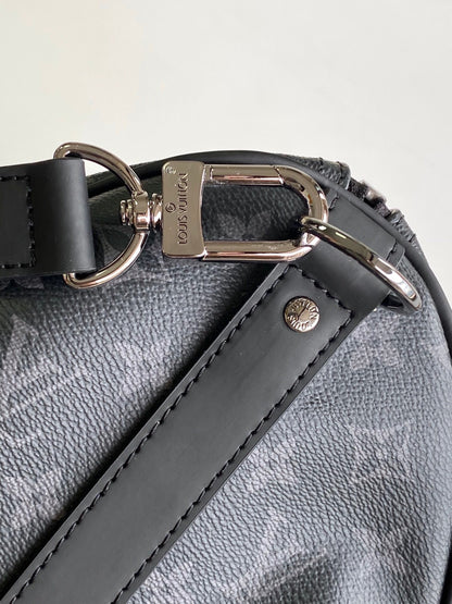 Louis Vuitton Keepall Bandoulière 55 Duffel Bag