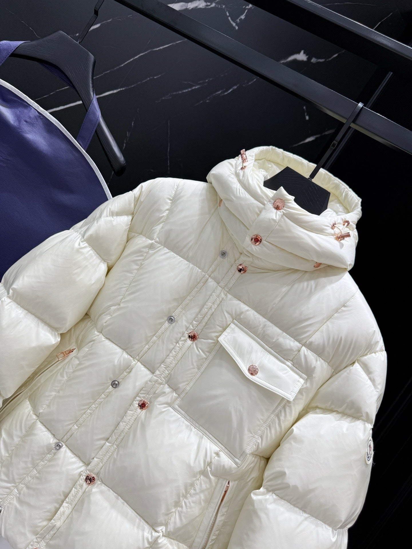 Moncler Serfanto Hooded Short Down Jacket "White Ivory"
