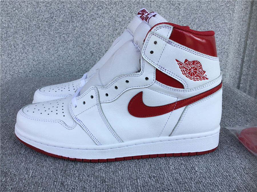 Air Jordan 1 Retro High OG "Metallic Red"