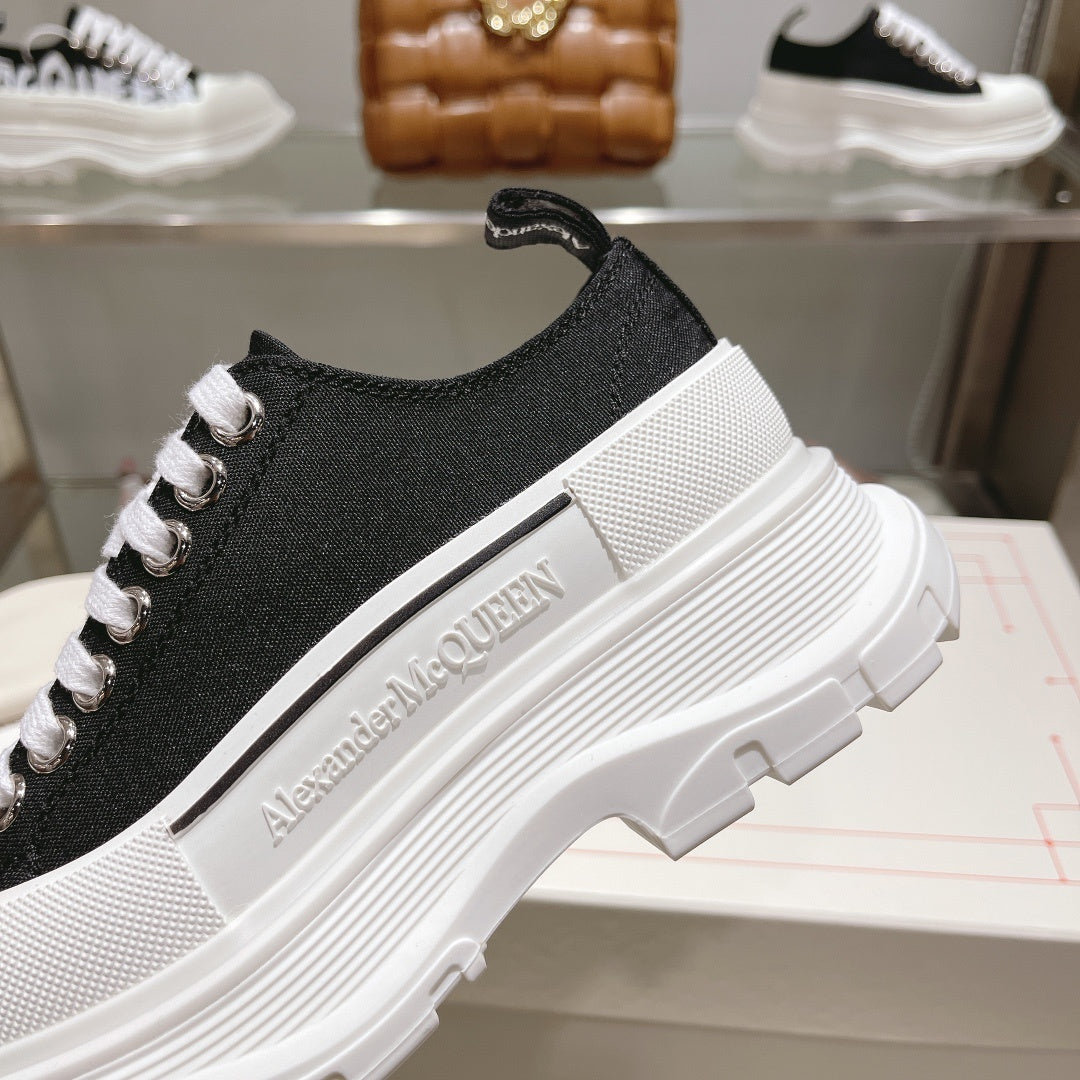 Alexander McQueen Tread Slick Low "Black"