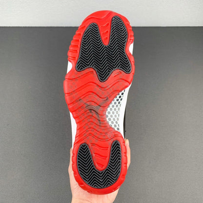 Air Jordan 11 Retro "Bred"