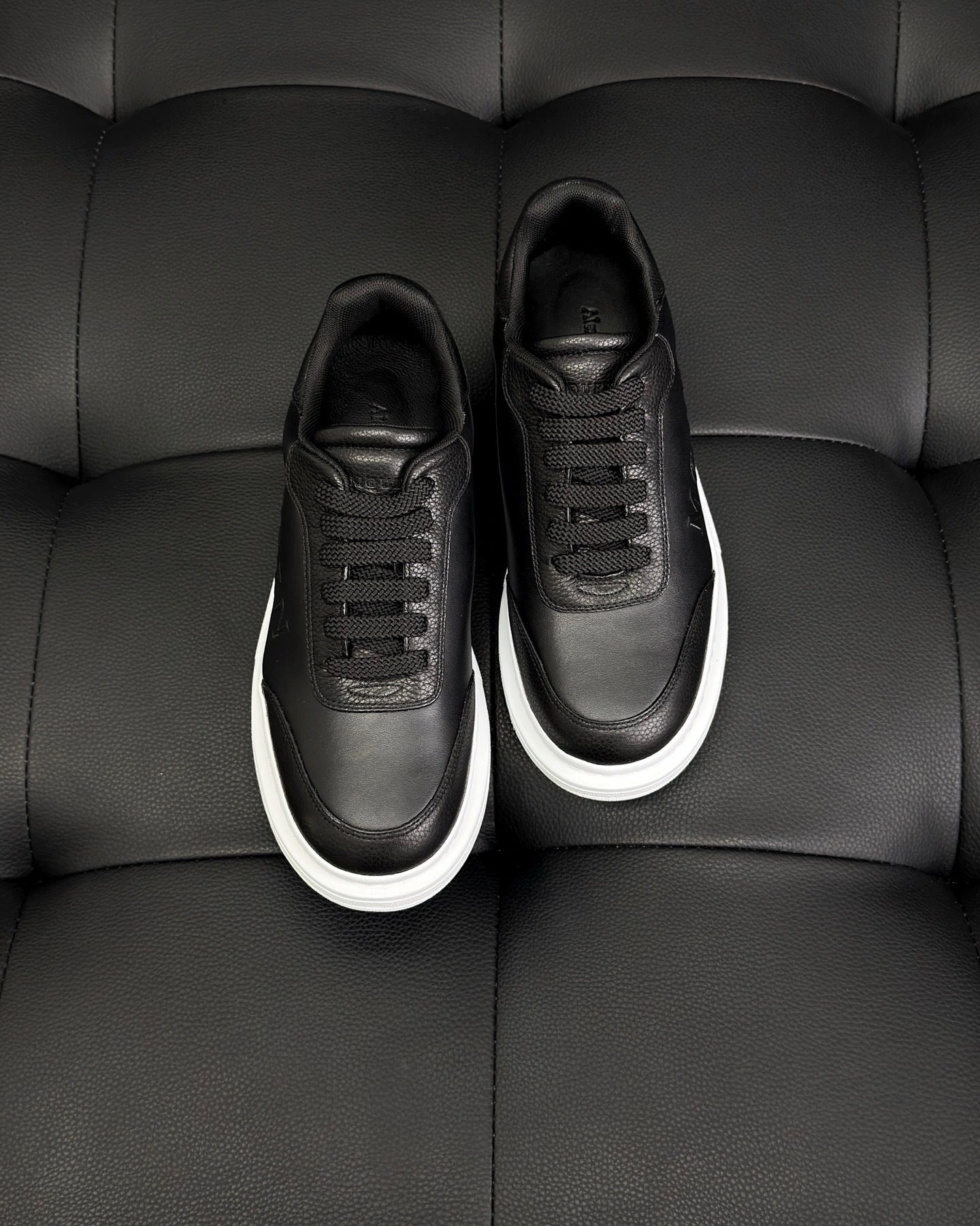 Alexander McQueen Oversized "Black"