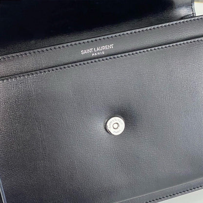 Saint Laurent Sunset Medium in Smooth Leather
