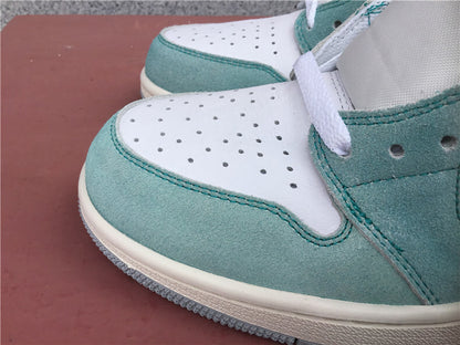 Air Jordan 1 Retro High OG "Turbo Green"