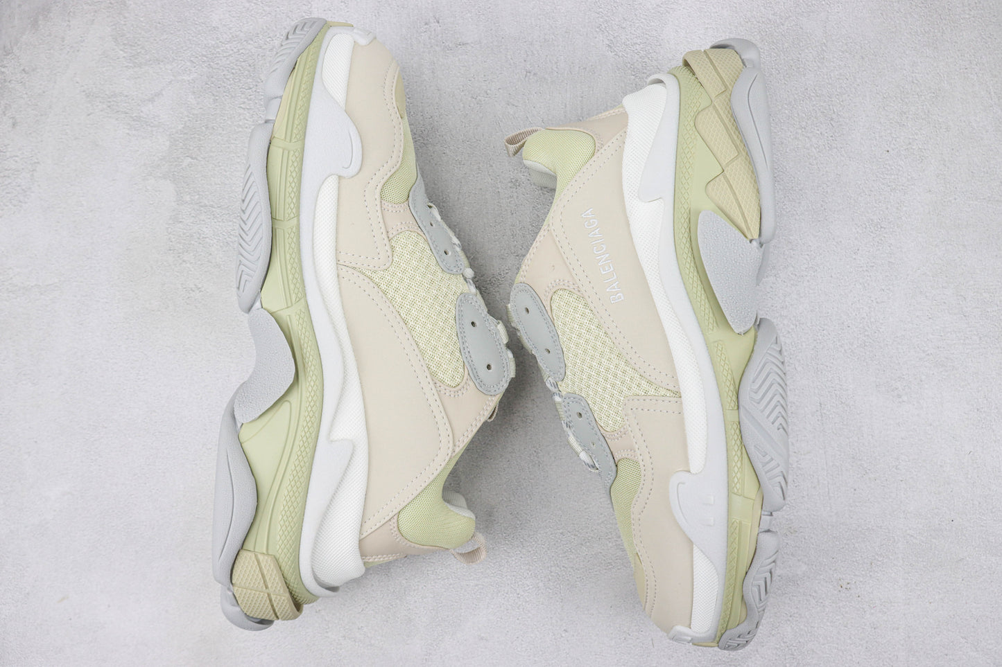 Balenciaga Triple S "Light Grey-Beige"