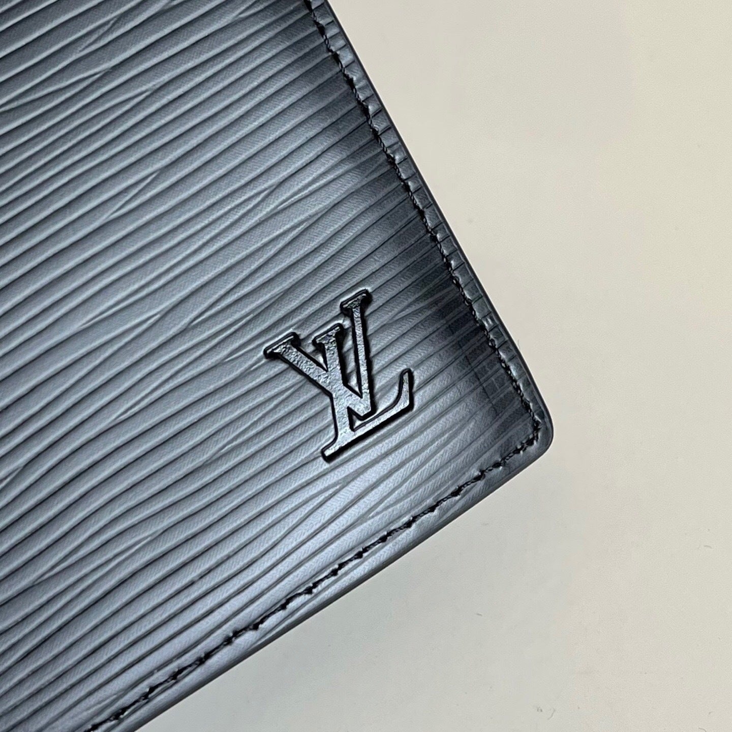 Louis Vuitton Brazza Wallet "Epi Leather"