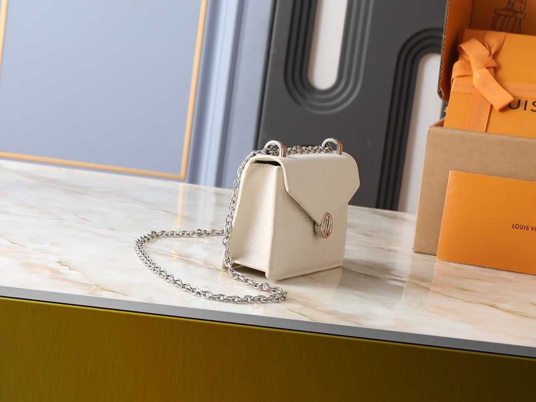 Louis Vuitton Wallet On Chain Rosy "Monogram Empreinte Leather"