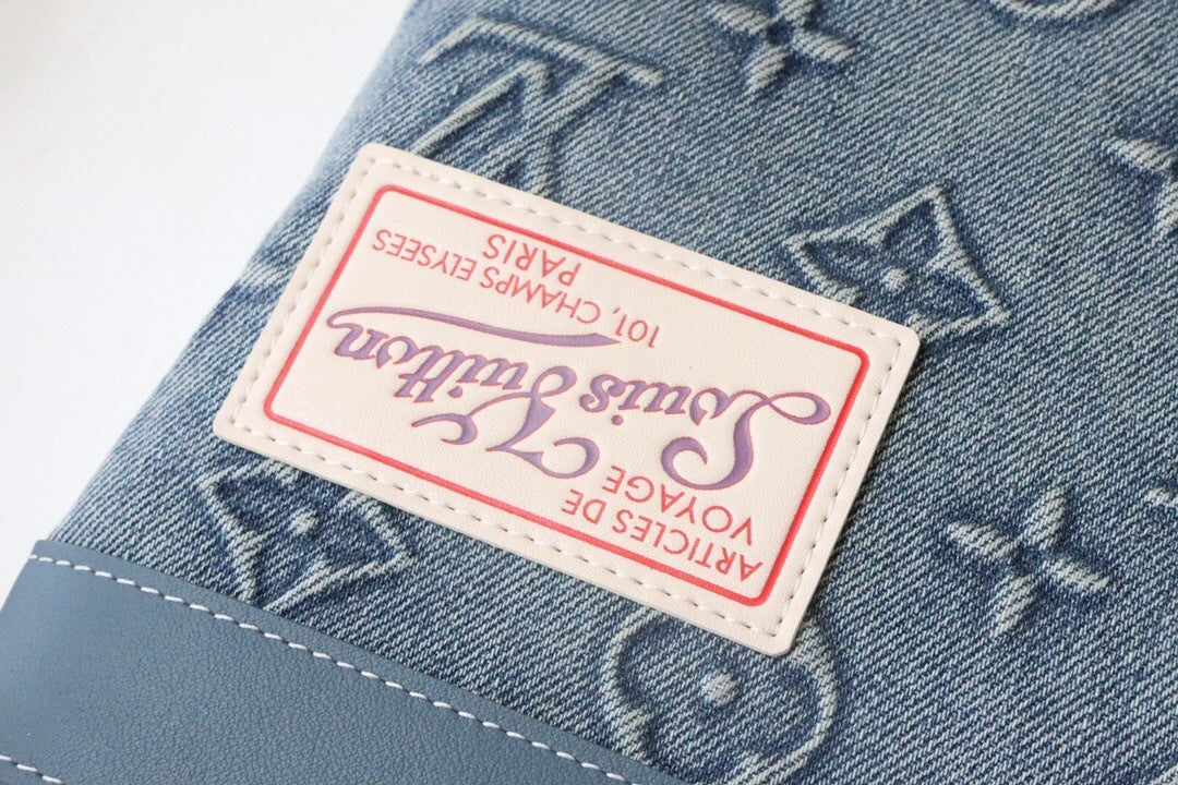 Louis Vuitton Pochette To Go "Monogram Washed Denim"