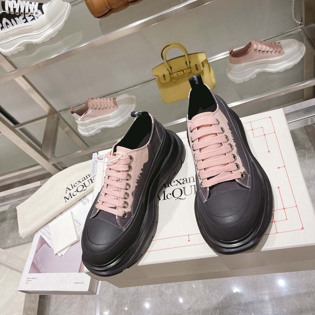 Alexander McQueen Tread Slick Low "Black-Pink"