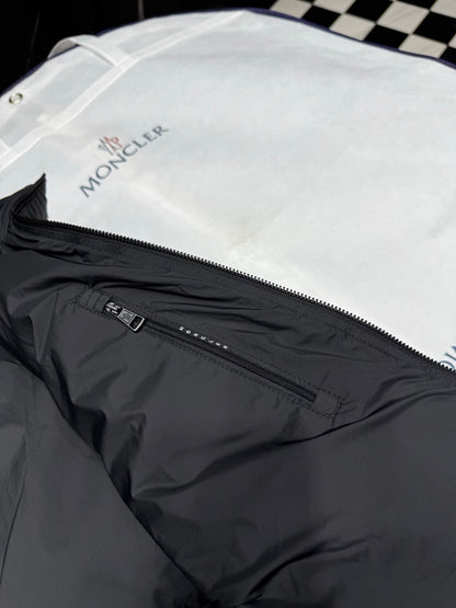 Moncler Chinon Square-Quilted Short Down Jacket "Black"