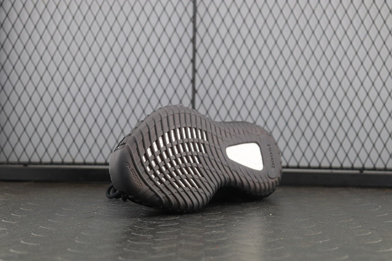 Yeezy 350 V2 "Black White"