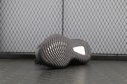 Yeezy 350 V2 "Black White"