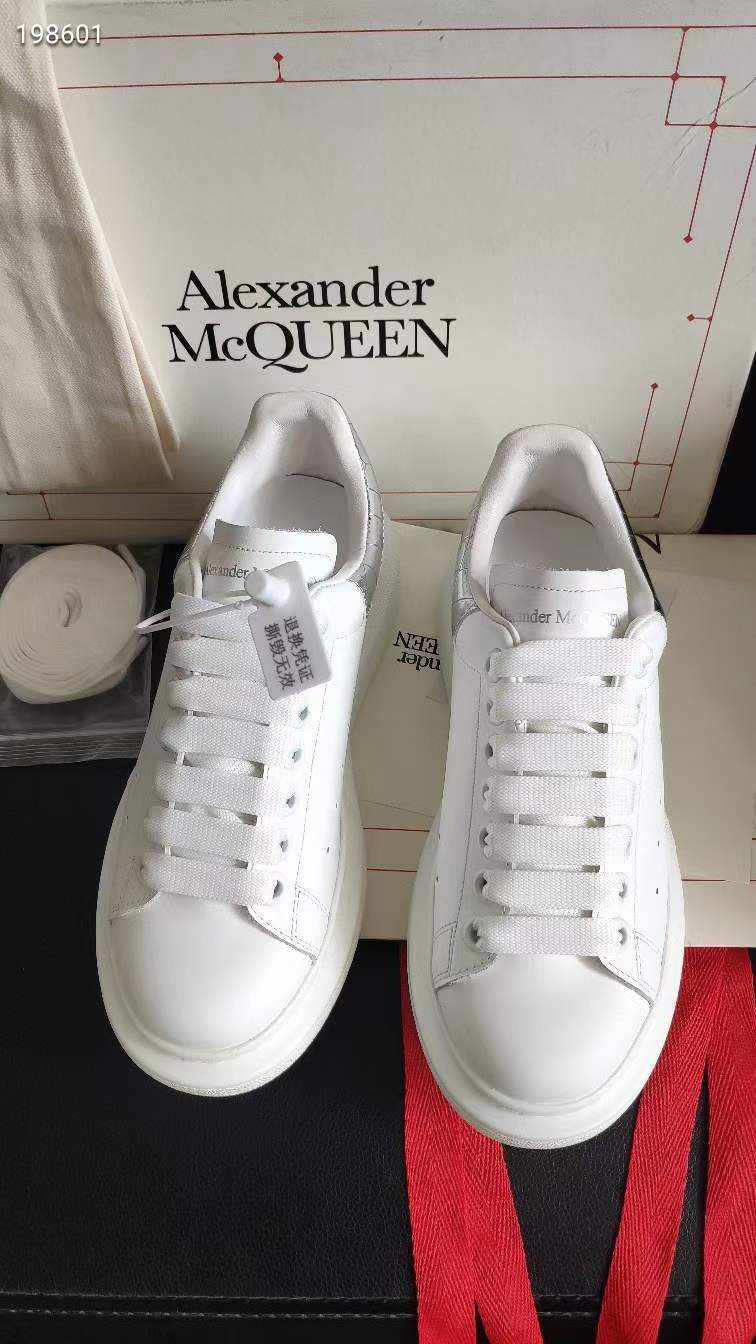 Alexander McQueen Oversized "White-Silver Crocodile"
