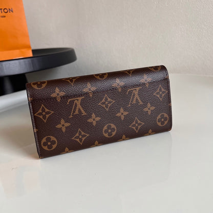 Louis Vuitton Sarah Wallet "Monogram"