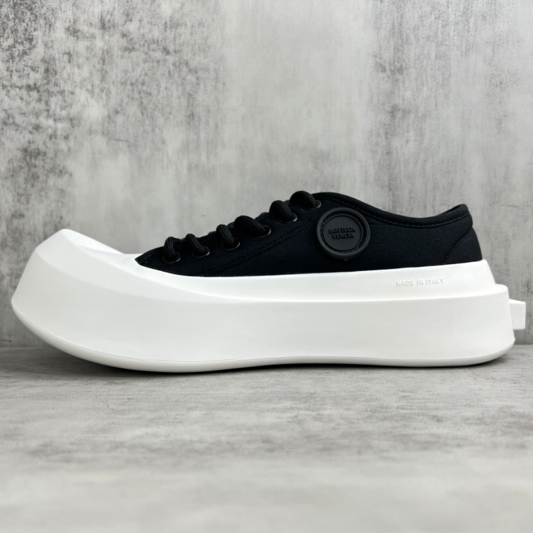 Bottega Veneta Jumbo "Black-White"