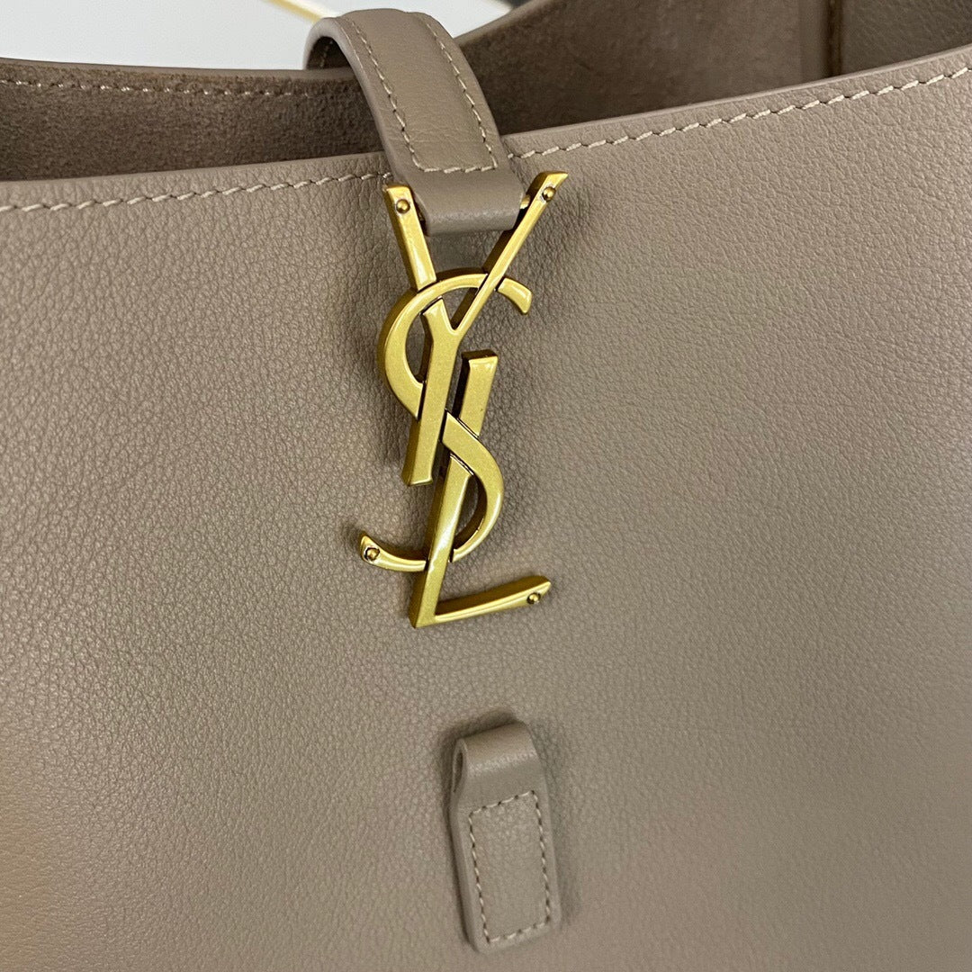 Saint Laurent Le 5 À 7 Supple Small in Grained Leather