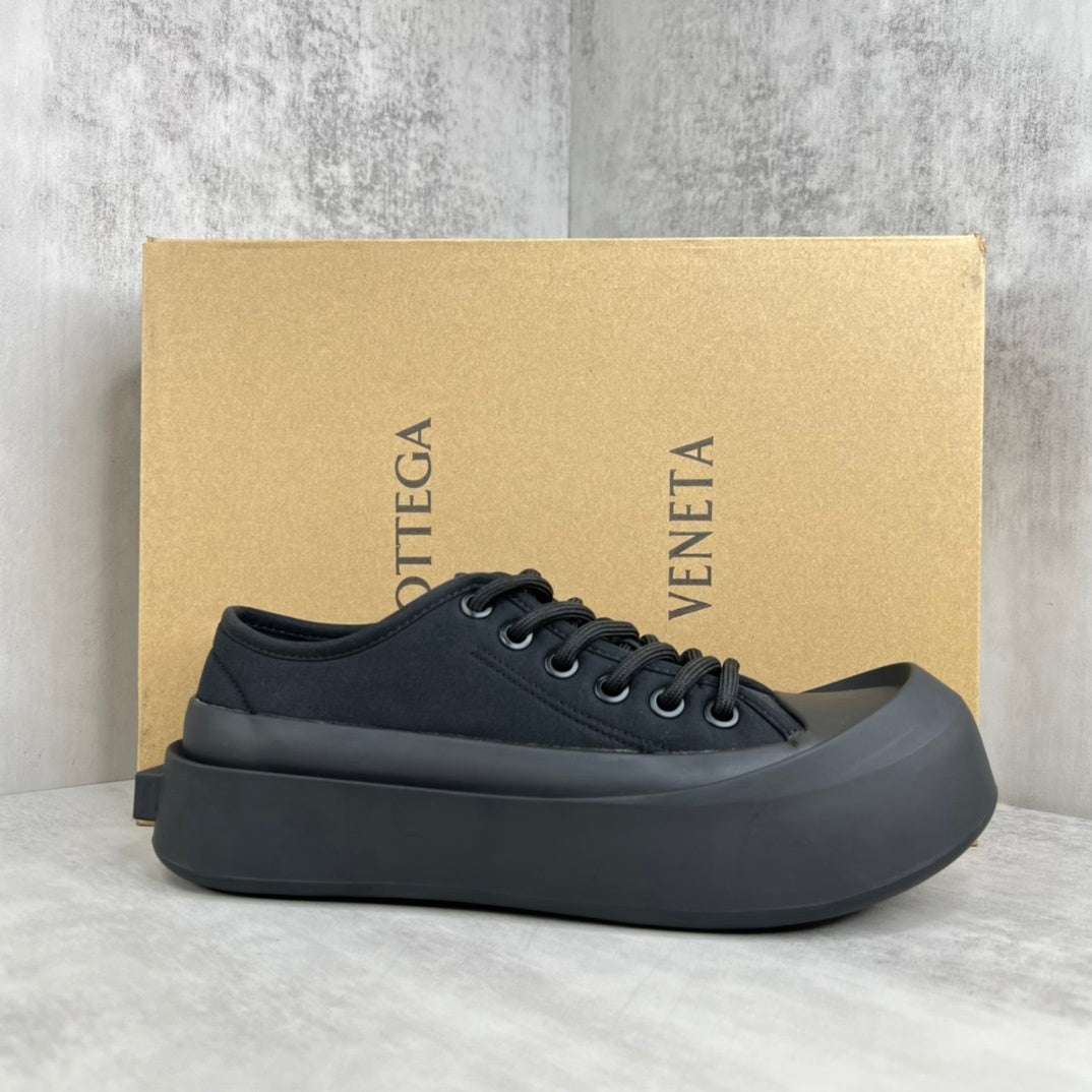 Bottega Veneta Jumbo "Black"