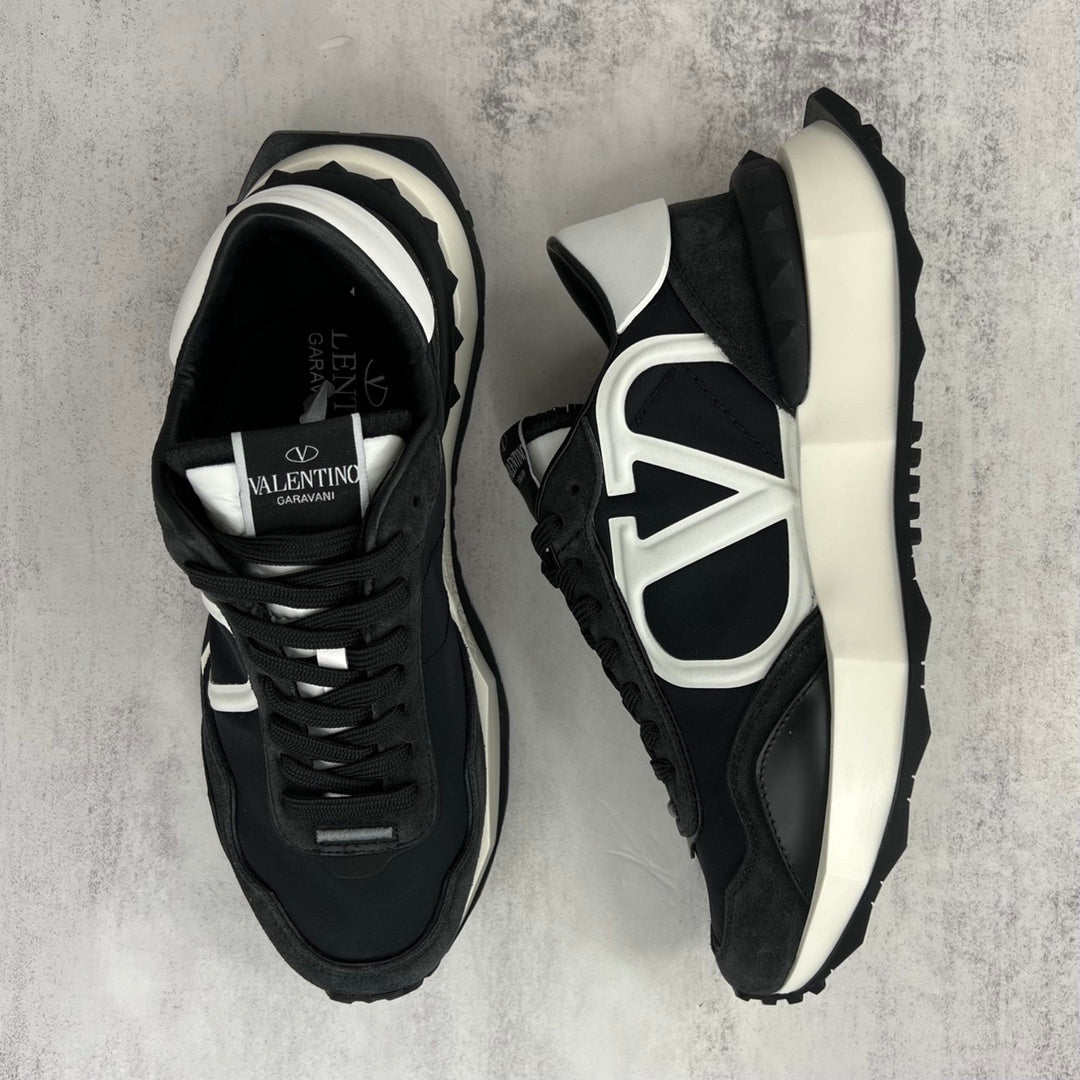 Valentino Garavani Netrunner "Black-White"