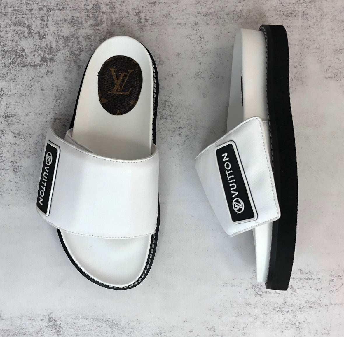 Louis Vuitton Slides "White-Black"
