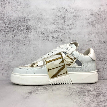 Valentino Garavani VL7N "White-Beige"