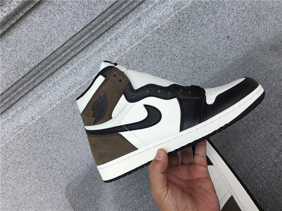 Air Jordan 1 Retro High OG "Dark Mocha"