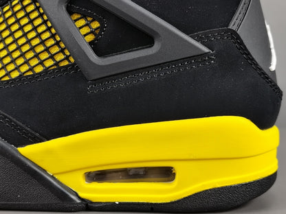 Air Jordan 4 Retro "Thunder"