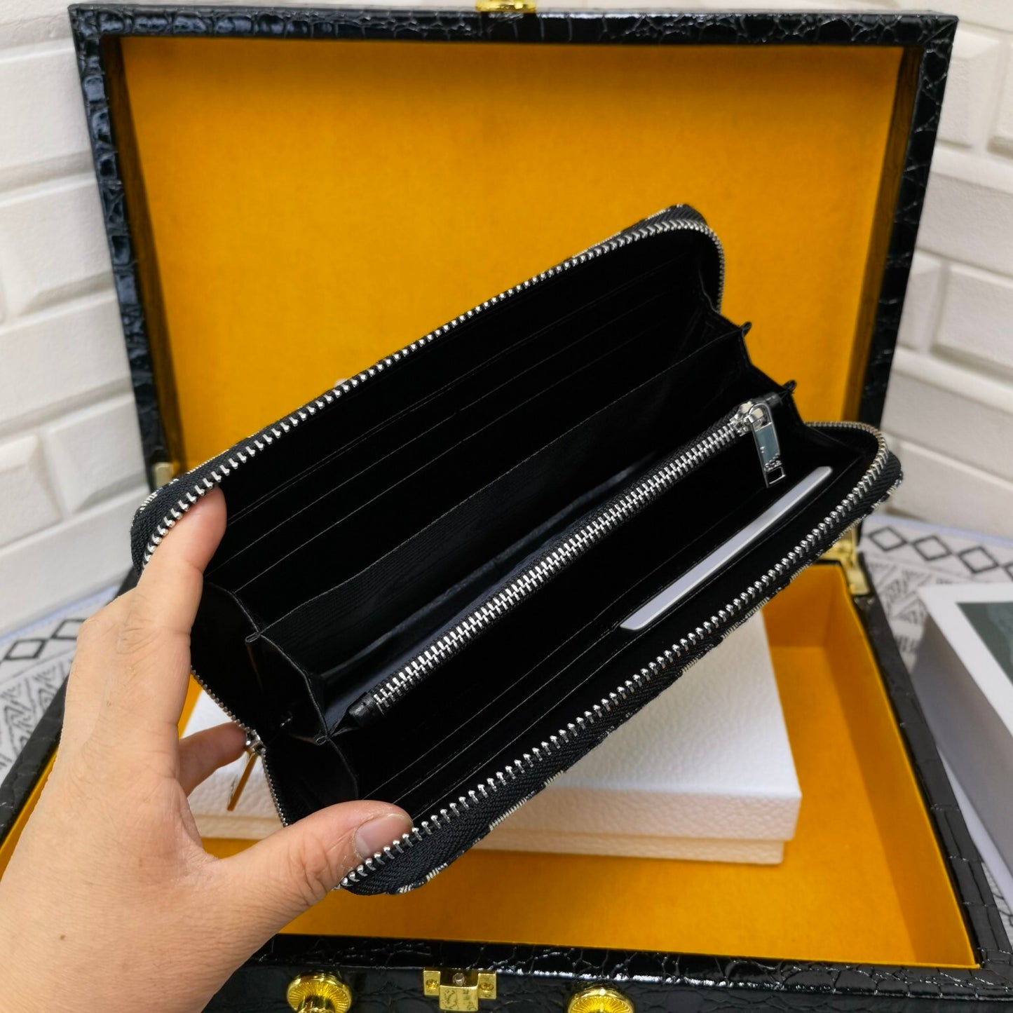 Dior Long Zipped Wallet Beige and Black Dior Oblique Jacquard
