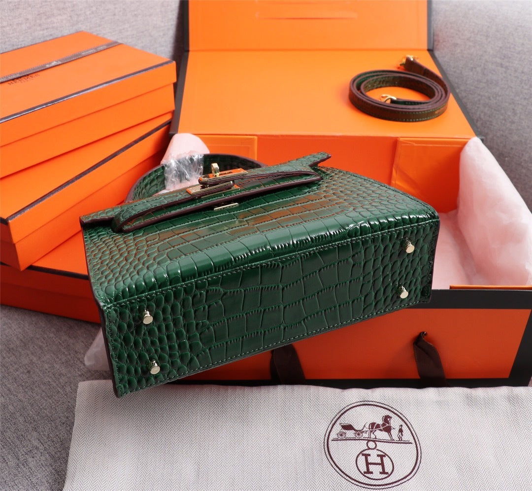 Hermès Aligator Leather Mini Kelly 20