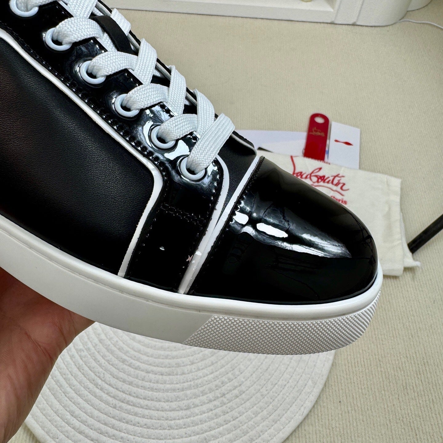 Christian Loubotuin Fun Viera Flat "Black-White"
