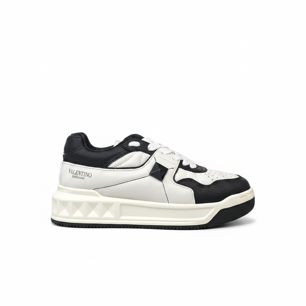 Valentino Garavani One Stud "White-Black"