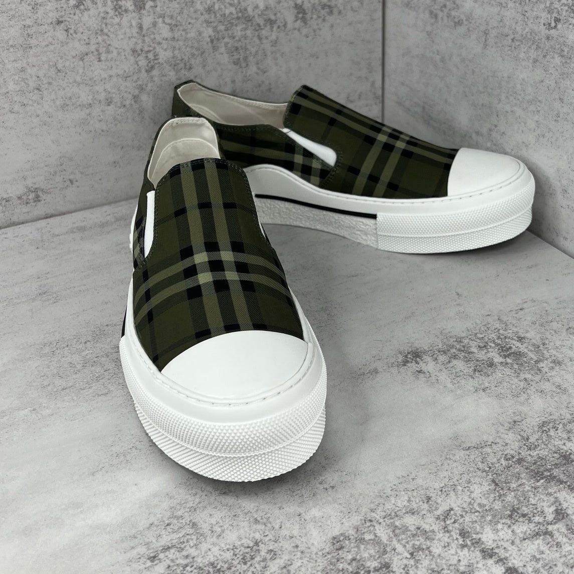 Burberry Slip-On "Green"