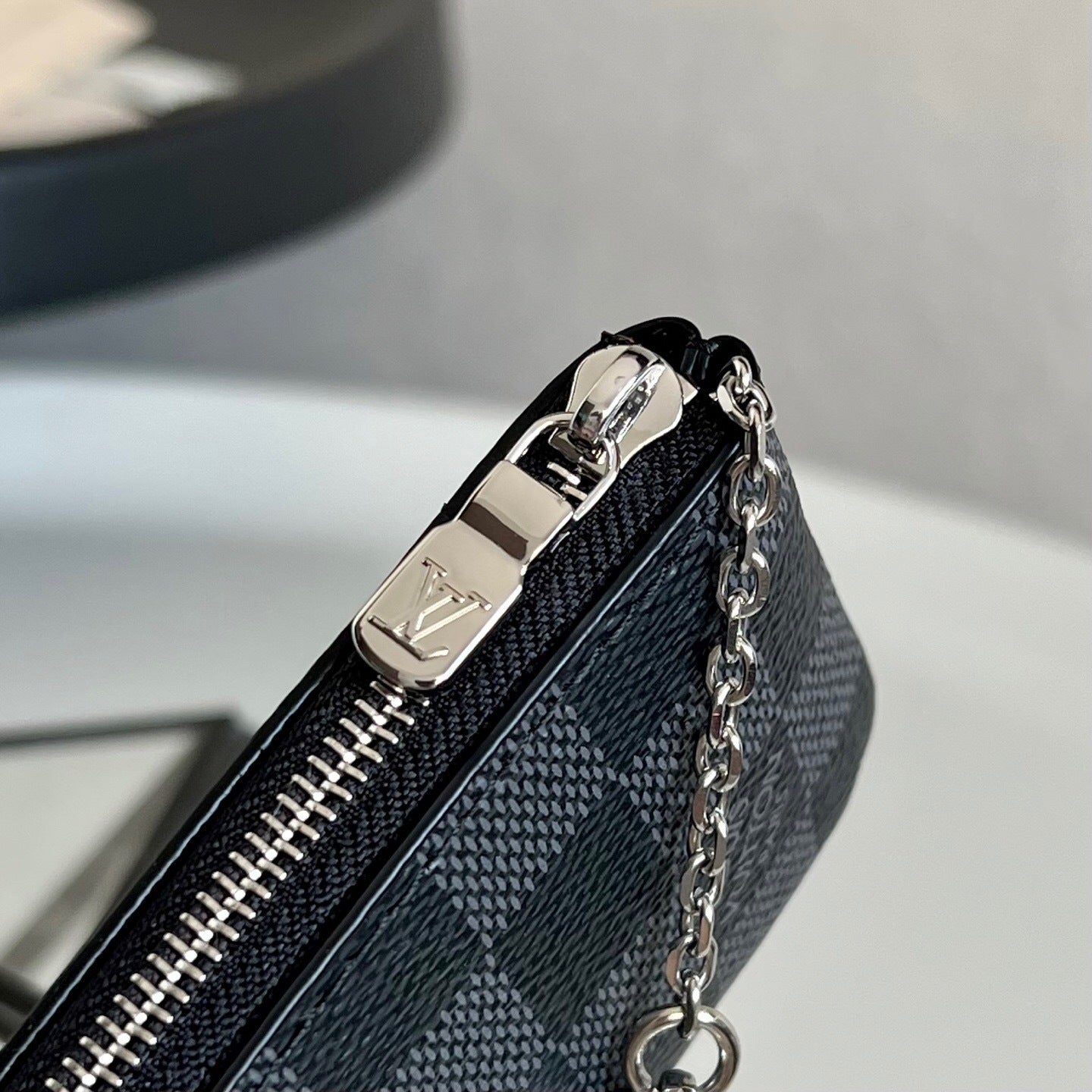 Louis Vuitton Key Pouch "Damier Graphite"