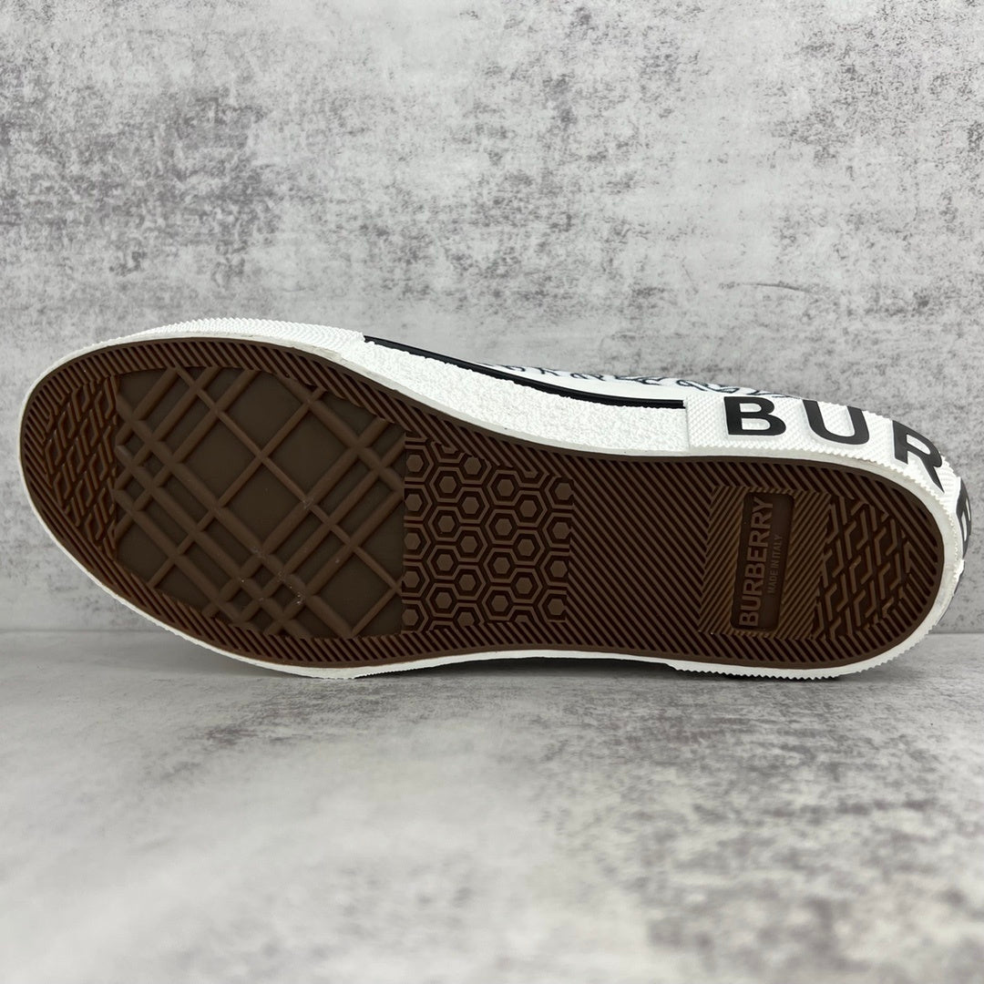 Burberry Gabardine "White-Black Monogram"