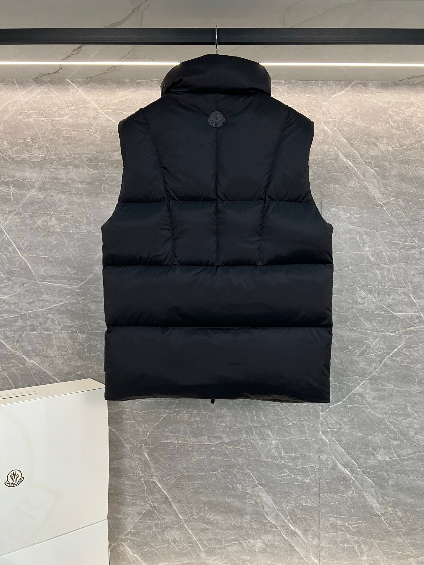 Moncler Janze Geometric-Quilted Down Vest "Black"