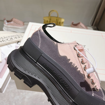 Alexander McQueen Tread Slick Low "Black-Pink"