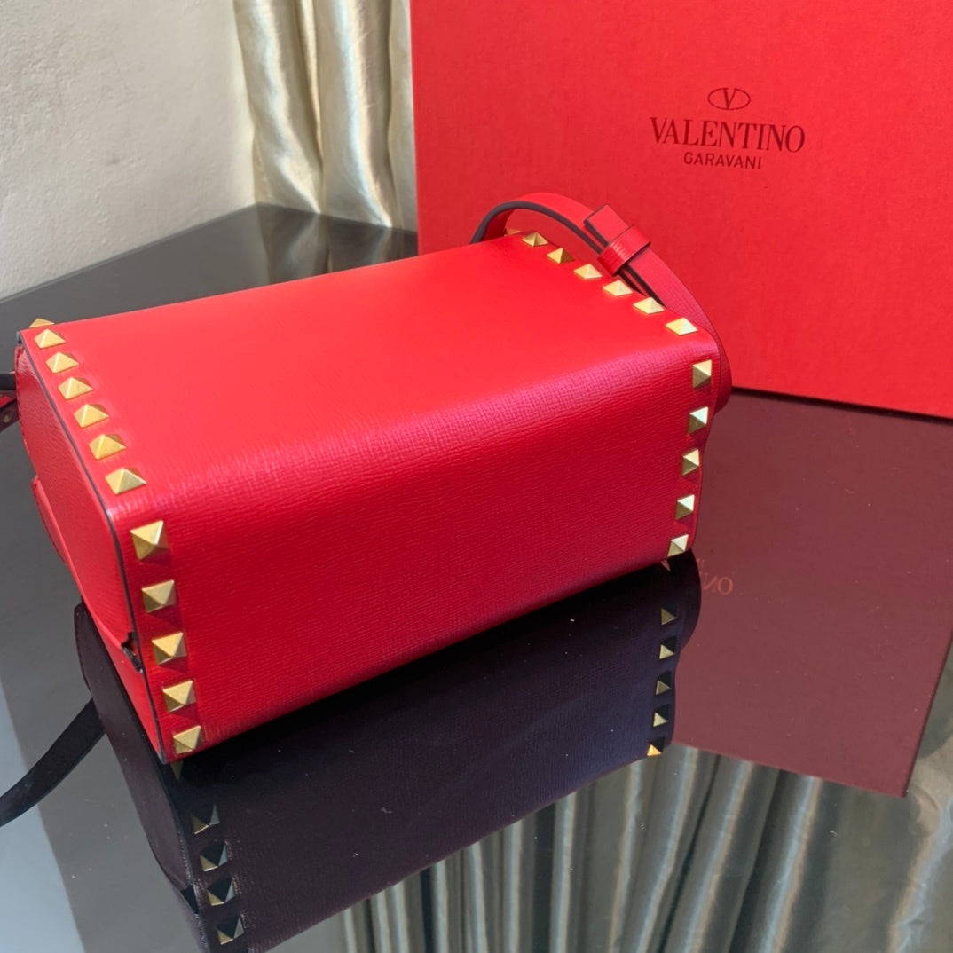 Valentino Garavani Rockstud Alcoce Bag