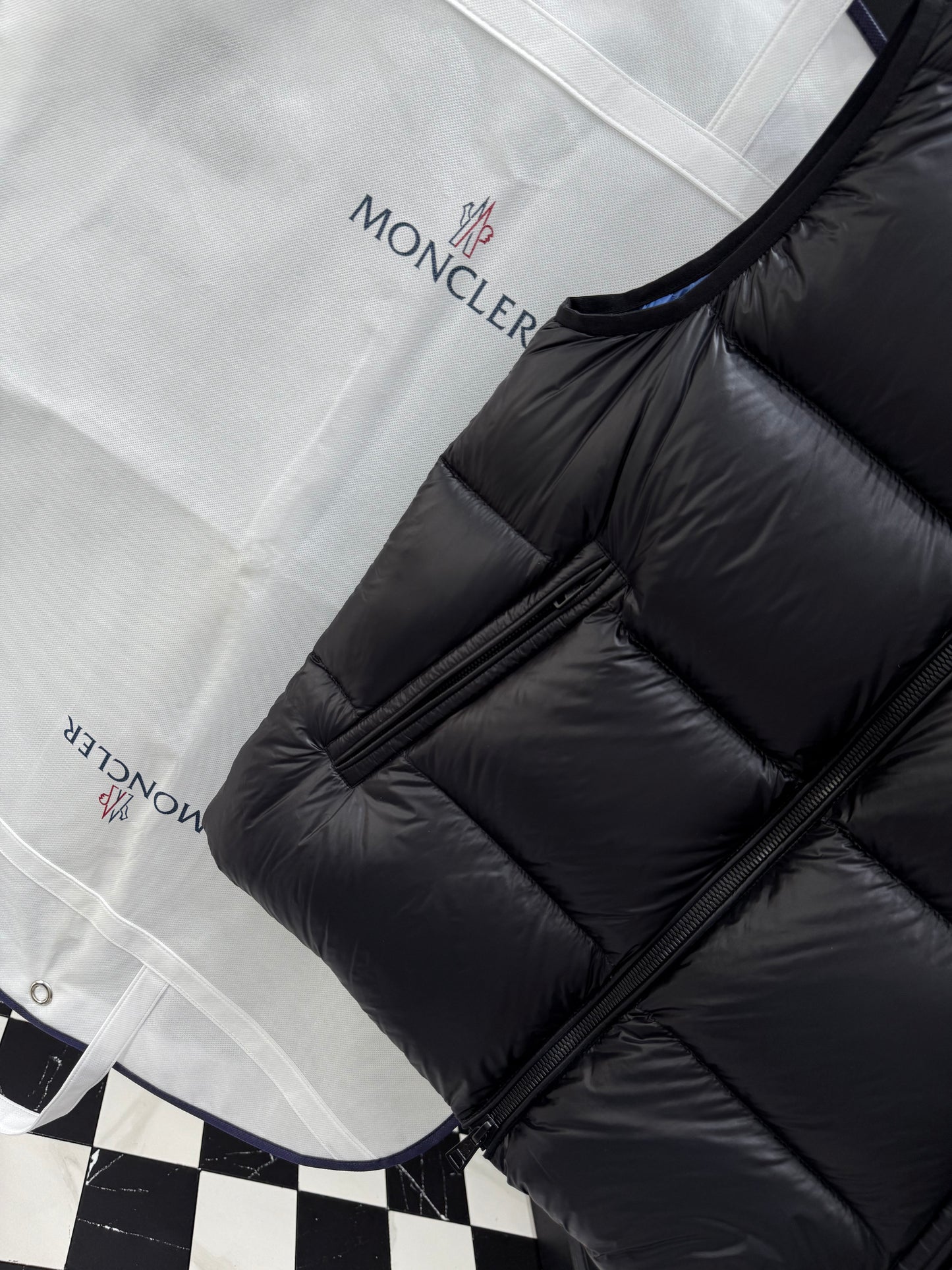 Moncler Sumido Down Vest "Black"