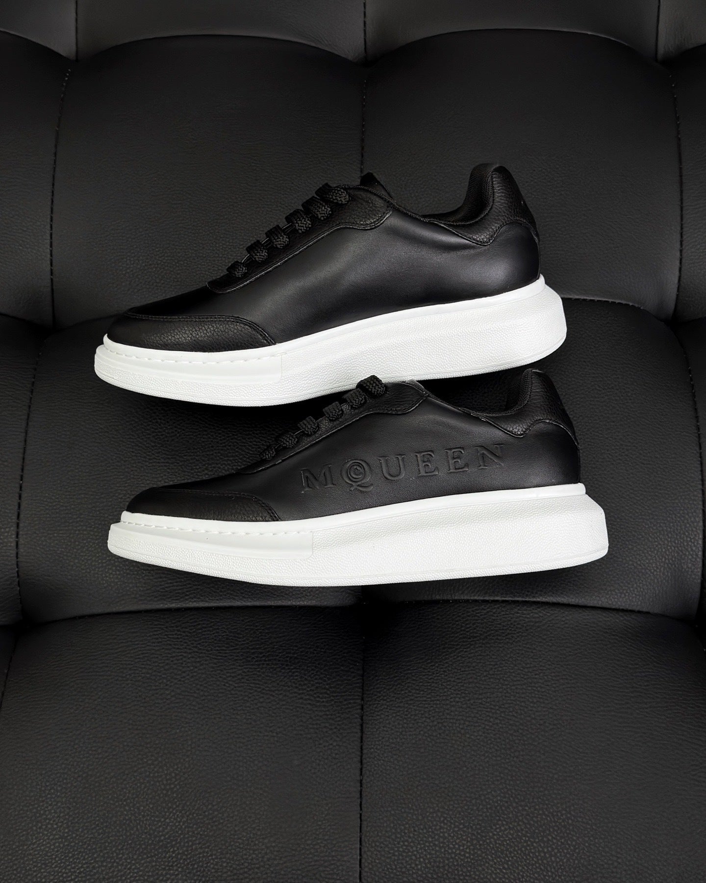 Alexander McQueen Oversized "Black"