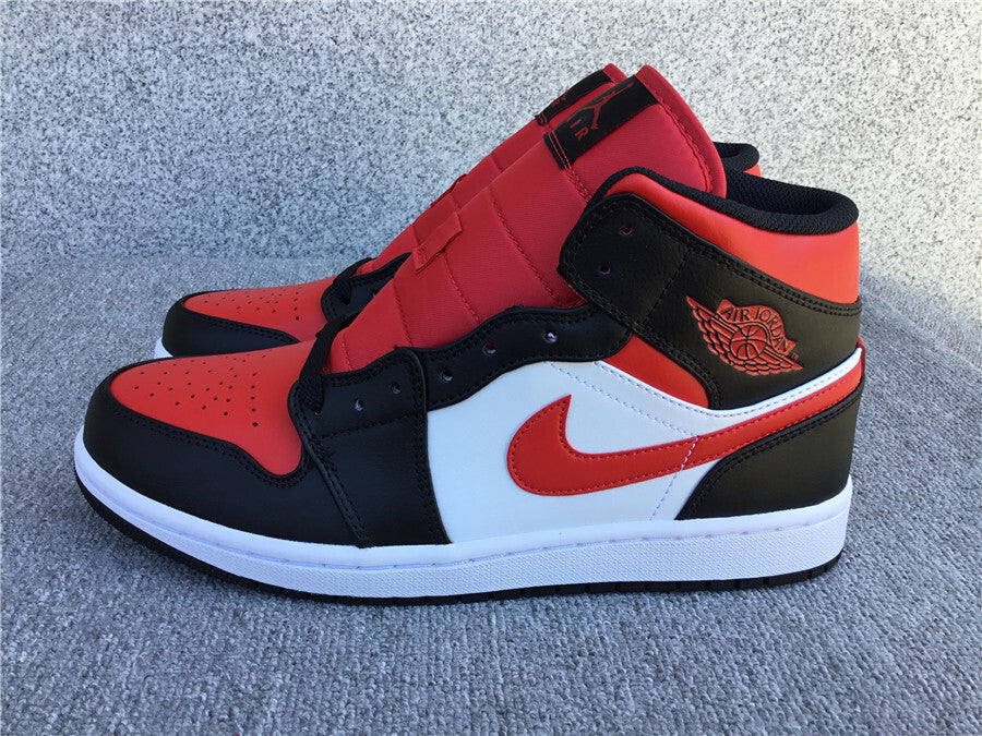 Air Jordan 1 Mid "Bred Toe"