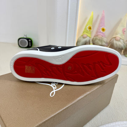 Christian Loubotuin Fun Viera Flat "Black-White"