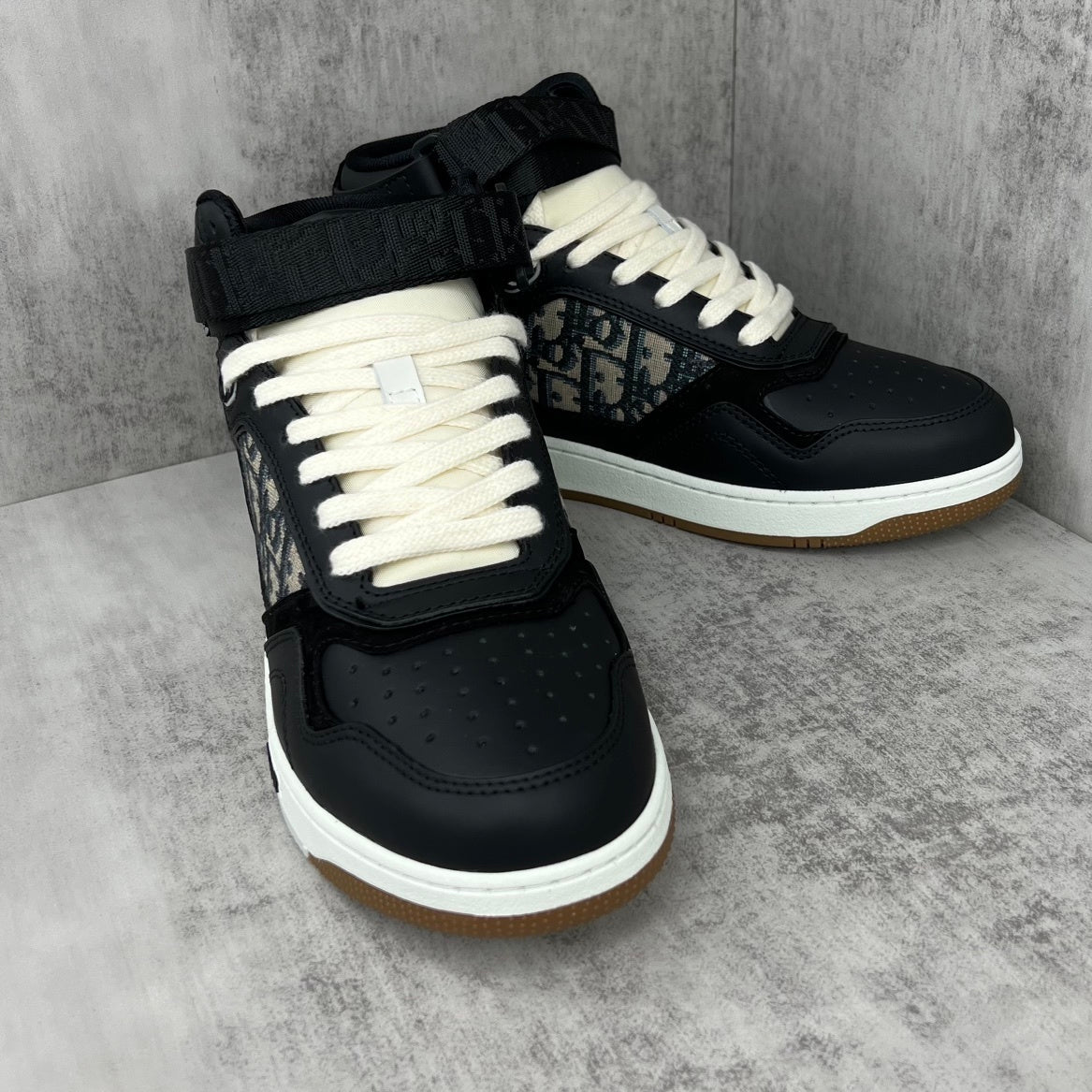 Dior B27 High-Top Strap "Black-Biege"