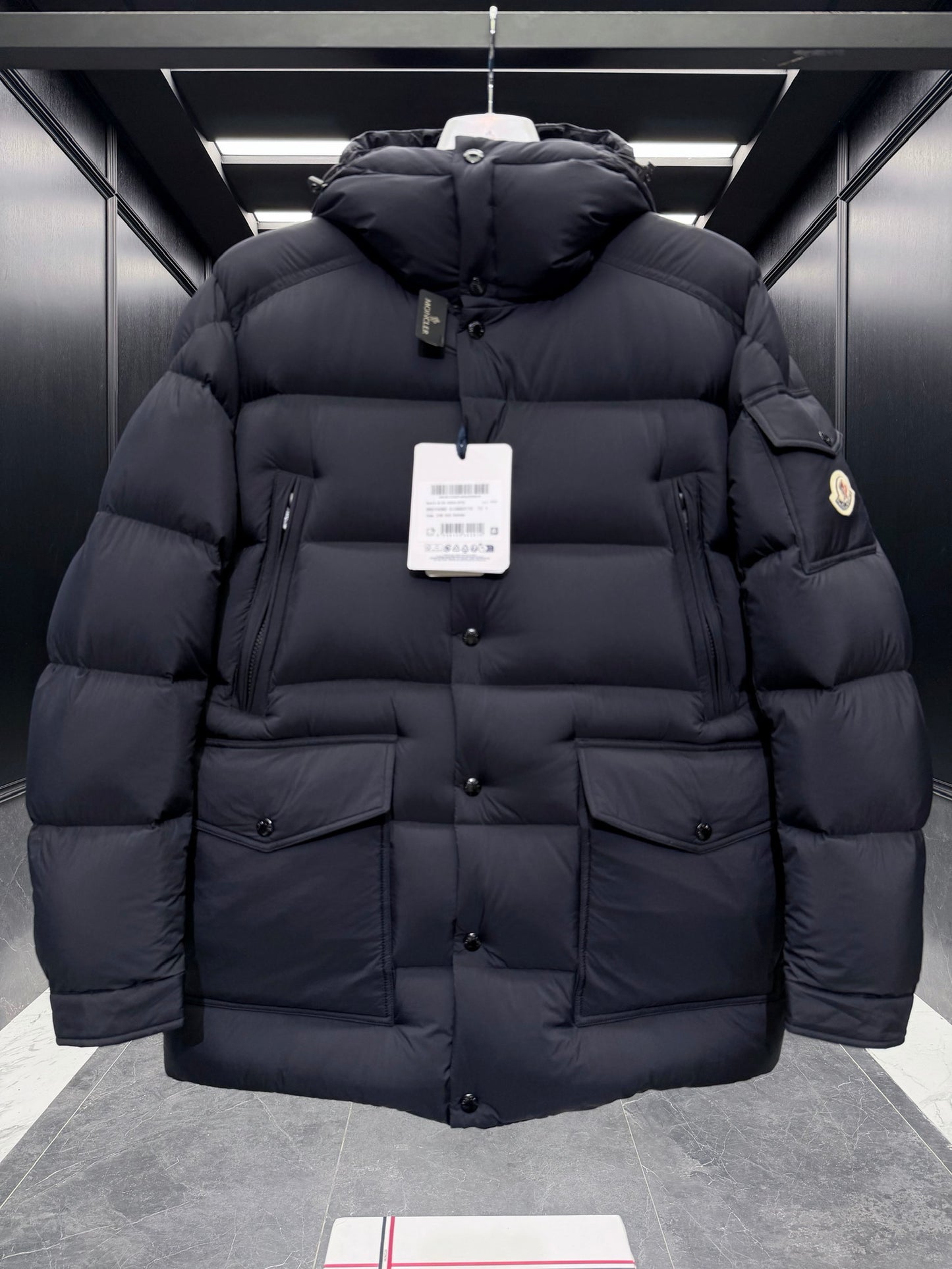 Moncler Bretagne Hooded Short Down Jacket "Black"