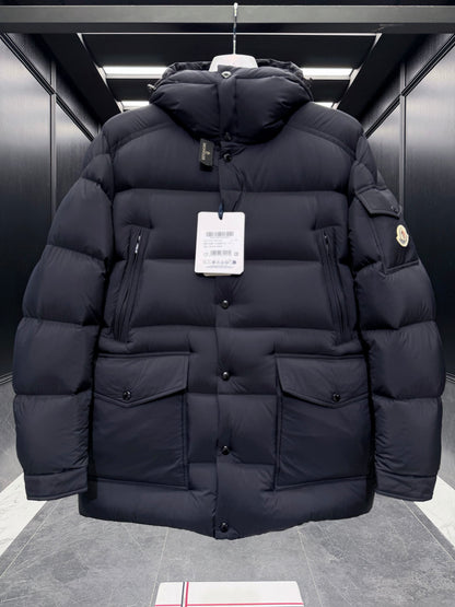 Moncler Bretagne Hooded Short Down Jacket "Black"