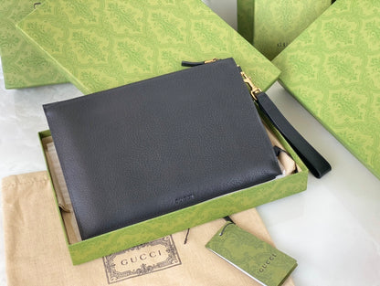 Gucci Leather GG Marmont Pouch